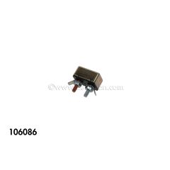 106086 - 40 Amp Circuit Breaker - Official DeLorean Motor Company®